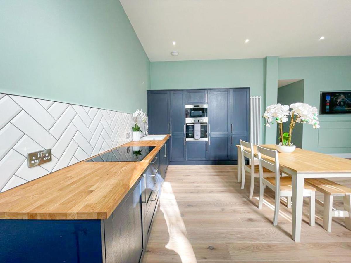 Beautiful 2Br, Private Entry In Vibrant Leith Apartman EDI Kültér fotó