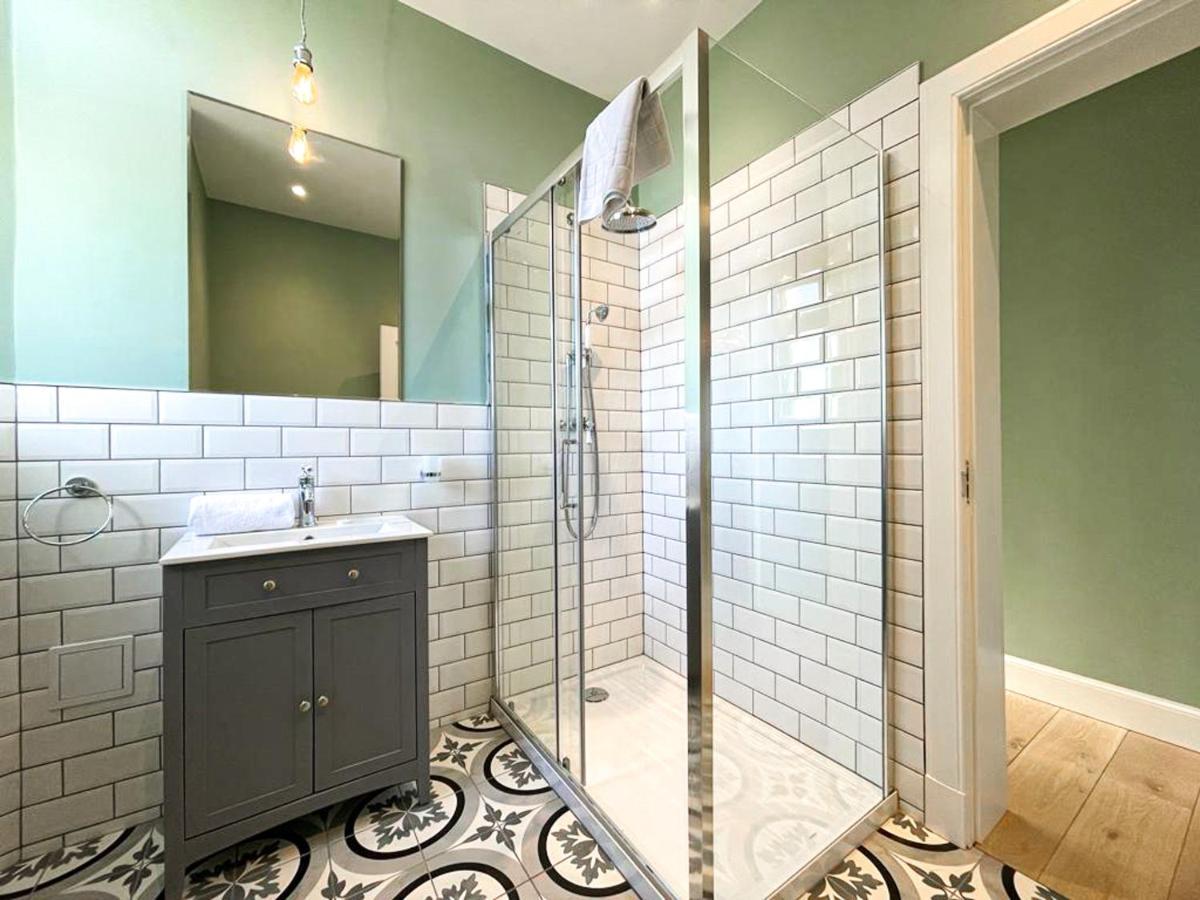 Beautiful 2Br, Private Entry In Vibrant Leith Apartman EDI Kültér fotó